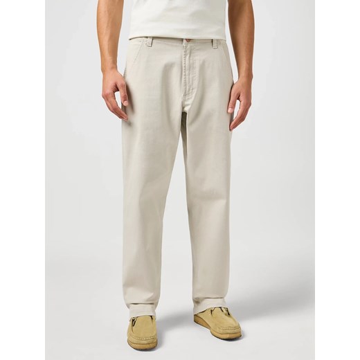 WRANGLER MĘSKIE SPODNIE WRANGLER RELAXED CHINO PELICAN 112362915 ze sklepu YouNeedit.pl w kategorii Spodnie męskie - zdjęcie 183923174