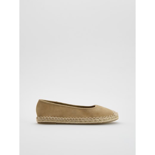 Reserved - Zamszowe espadryle - beżowy ze sklepu Reserved w kategorii Espadryle damskie - zdjęcie 183923463