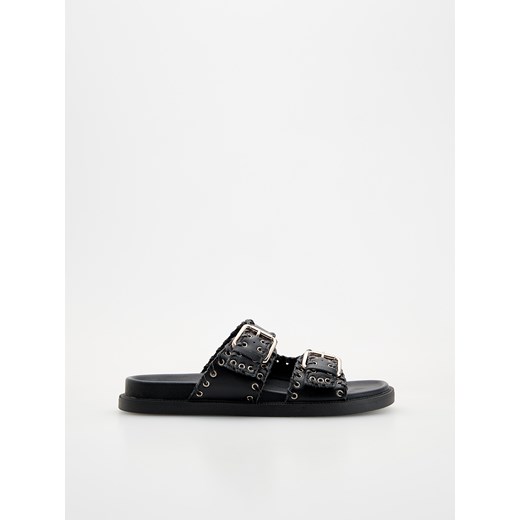 Reserved - Skórzane klapki z okuciami - czarny ze sklepu Reserved w kategorii Klapki damskie - zdjęcie 183929794