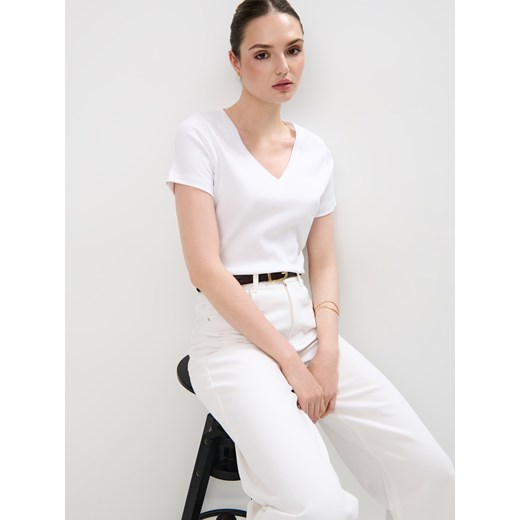 Mohito - Biały t-shirt z merceryzowanej bawełny - biały ze sklepu Mohito w kategorii Bluzki damskie - zdjęcie 183932714