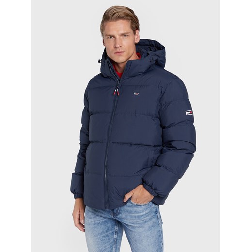 Tommy Jeans Kurtka puchowa Essential DM0DM15447 Granatowy Regular Fit ze sklepu MODIVO w kategorii Kurtki męskie - zdjęcie 183945493
