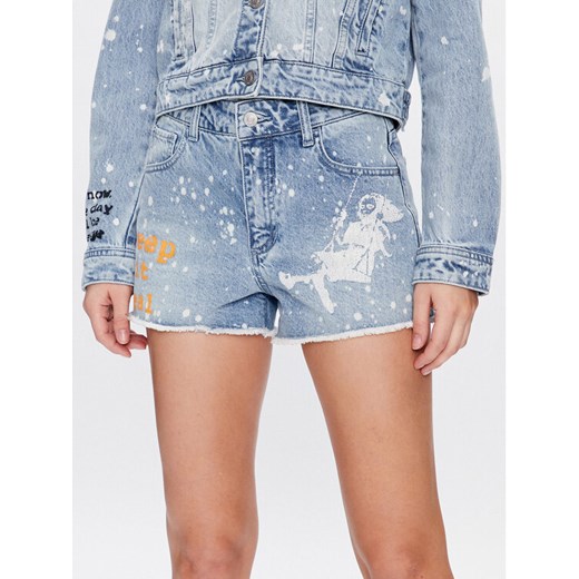 Guess Szorty jeansowe Mom W3GD26 D4YO0 Niebieski Regular Fit ze sklepu MODIVO w kategorii Szorty - zdjęcie 183946602