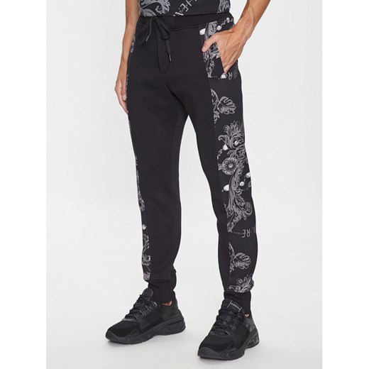 Versace Jeans Couture Spodnie dresowe 75GAA3C0 Czarny Regular Fit ze sklepu MODIVO w kategorii Spodnie męskie - zdjęcie 183946682