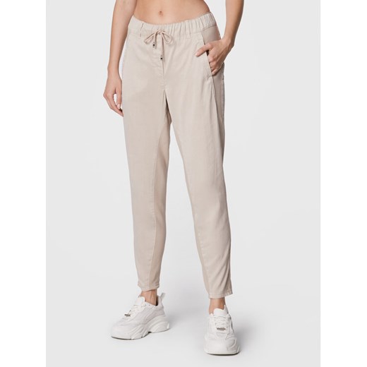 Marc Aurel Spodnie materiałowe 1615 2300 93133 Beżowy Loose Fit ze sklepu MODIVO w kategorii Spodnie damskie - zdjęcie 183947380