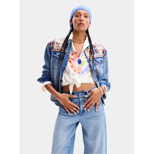 Desigual Kurtka jeansowa Donis 24SWED13 Niebieski Regular Fit ze sklepu MODIVO w kategorii Kurtki damskie - zdjęcie 183947394