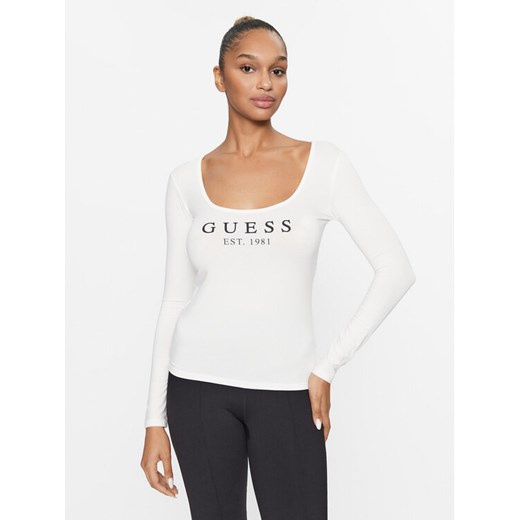Guess Bluzka Carrie O2BM31 KBBU1 Écru Regular Fit ze sklepu MODIVO w kategorii Bluzki damskie - zdjęcie 183947490