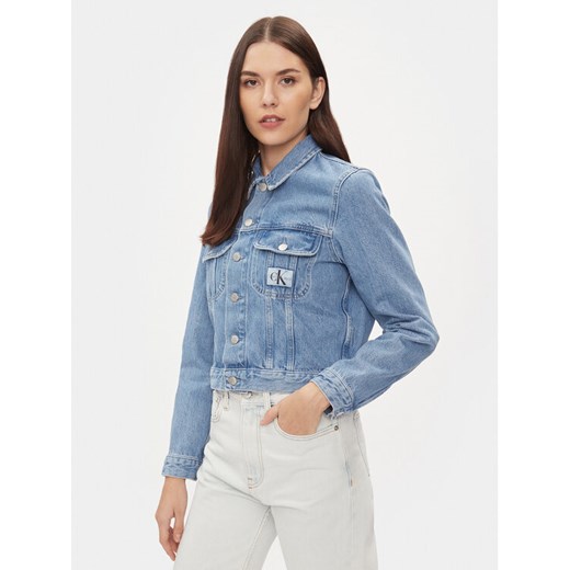 Calvin Klein Jeans Kurtka jeansowa 90's J20J222473 Niebieski Regular Fit ze sklepu MODIVO w kategorii Kurtki damskie - zdjęcie 183985111