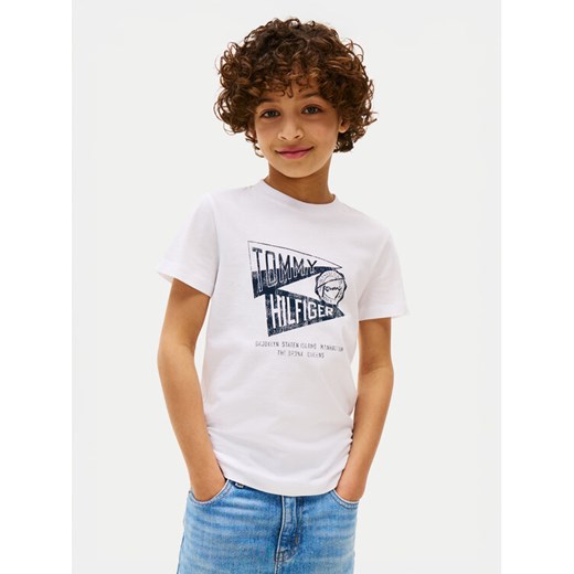 Tommy Hilfiger T-Shirt Graphic KB0KB09719 Biały Regular Fit ze sklepu MODIVO w kategorii T-shirty chłopięce - zdjęcie 183985193