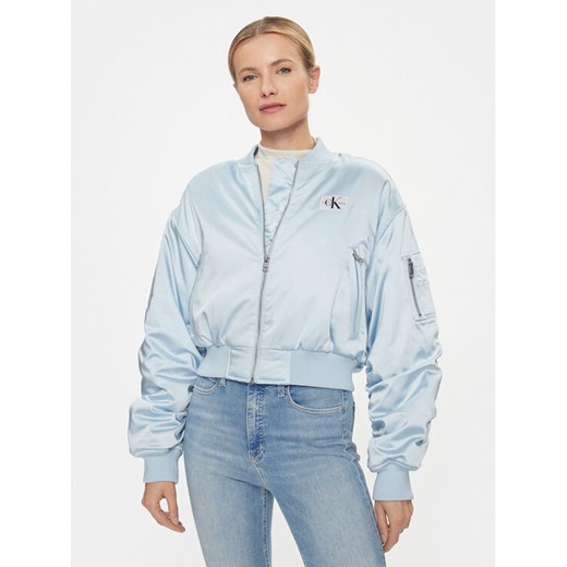 Calvin Klein Jeans Kurtka bomber J20J222591 Niebieski Regular Fit ze sklepu MODIVO w kategorii Kurtki damskie - zdjęcie 183985592