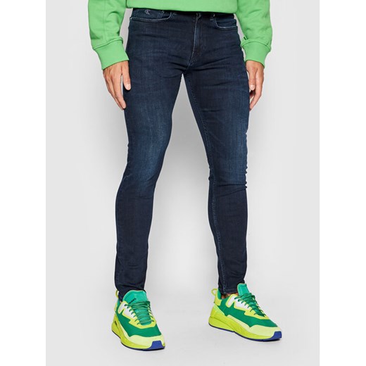 Calvin Klein Jeans Jeansy Skinny Fit J30J314625 Granatowy Skinny Fit ze sklepu MODIVO w kategorii Jeansy męskie - zdjęcie 183985624