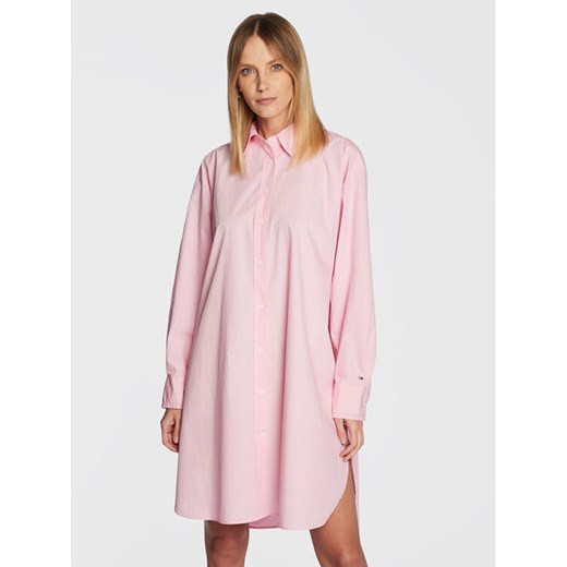 Tommy Hilfiger Sukienka koszulowa Solid WW0WW37102 Różowy Oversize ze sklepu MODIVO w kategorii Sukienki - zdjęcie 183985872