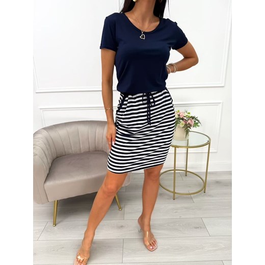 Sukienka Modnakiecka.pl w paski mini z okrągłym dekoltem z krótkim rękawem 