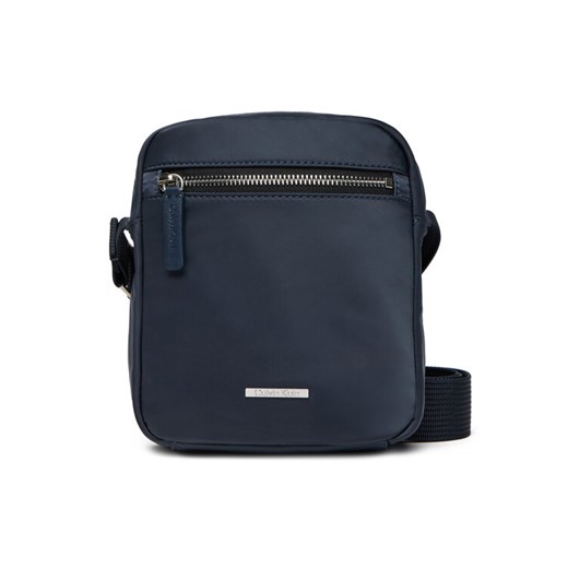 Saszetka Calvin Klein Sleek Nylon Reporter LV04D3176G Granatowy ze sklepu eobuwie.pl w kategorii Saszetki - zdjęcie 183998473