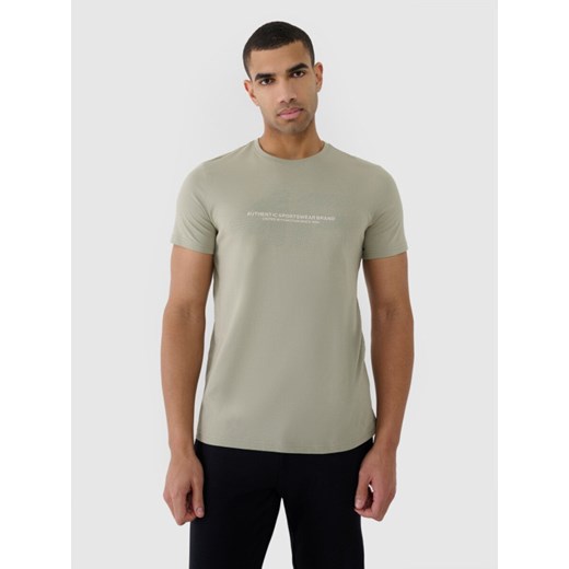 Męski t-shirt z nadrukiem 4F 4FWSS25TTSHM2004 - khaki XL okazja Sportstylestory.com
