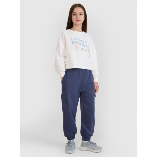 Dziewczęce spodnie dresowe joggery 4F 4FJWSS25TTROF1135 - granatowe ze sklepu Sportstylestory.com w kategorii Spodnie dziewczęce - zdjęcie 184005893