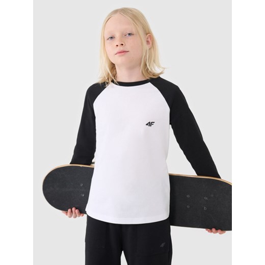 Chłopięcy longsleeve regular gładki 4F 4FJWSS25TLONM420 - biały ze sklepu Sportstylestory.com w kategorii T-shirty chłopięce - zdjęcie 184006022