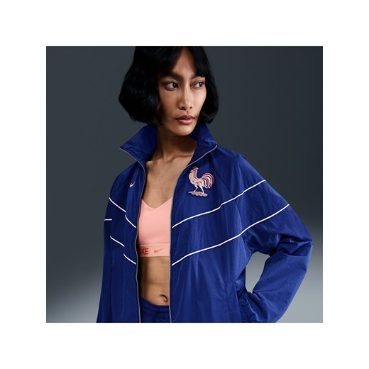 Damska kurtka piłkarska z tkaniny z ochroną przed promieniowaniem UV Nike FFF Windrunner - Niebieski ze sklepu Nike poland w kategorii Kurtki damskie - zdjęcie 184006990