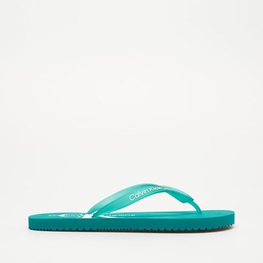 CALVIN KLEIN BEACH SANDAL MONOLOGO ze sklepu Symbiosis w kategorii Klapki męskie - zdjęcie 184008991