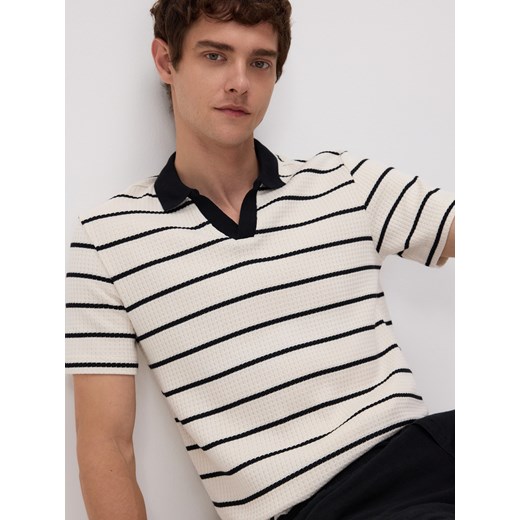 Reserved - Strukturalne polo regular fit - złamana biel ze sklepu Reserved w kategorii T-shirty męskie - zdjęcie 184010690