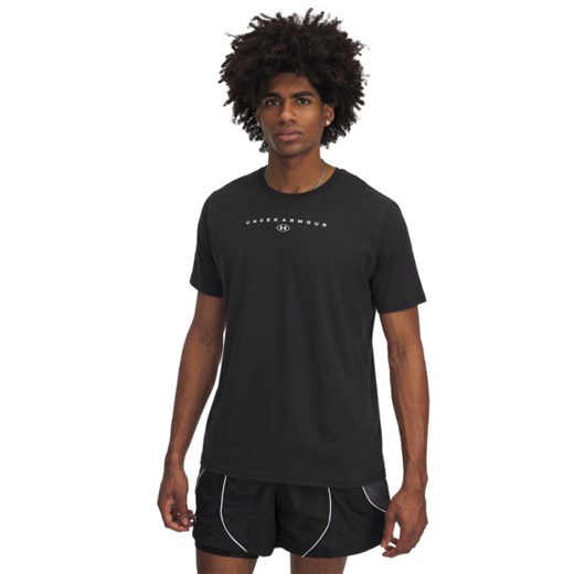 Męski t-shirt z nadrukiem Under Armour UA M Stacked Logo SS - czarny ze sklepu Sportstylestory.com w kategorii T-shirty męskie - zdjęcie 184012712