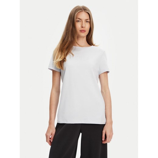 Guess T-Shirt V3BI11 J1314 Błękitny Regular Fit ze sklepu MODIVO w kategorii Bluzki damskie - zdjęcie 184016184