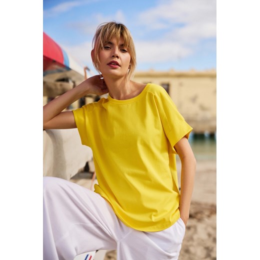 Bawełniany t-shirt żółty ze sklepu Moodo.pl w kategorii Bluzki damskie - zdjęcie 184024564