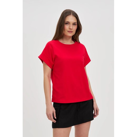 Bawełniany t-shirt czerwony ze sklepu Moodo.pl w kategorii Bluzki damskie - zdjęcie 184024630