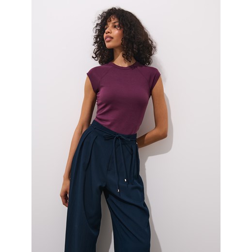 Mohito - Bordowy t-shirt z bawełną i lyocellem - mahoń ze sklepu Mohito w kategorii Bluzki damskie - zdjęcie 184041454