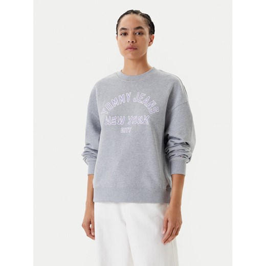 Tommy Jeans Bluza Varsity DW0DW21202 Szary Boxy Fit ze sklepu MODIVO w kategorii Bluzy damskie - zdjęcie 184045591