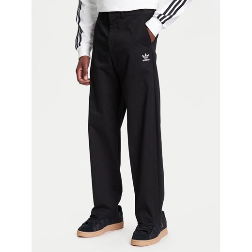 adidas Spodnie materiałowe Trefoil Essentials JD2442 Czarny Regular Fit ze sklepu MODIVO w kategorii Spodnie męskie - zdjęcie 184045732