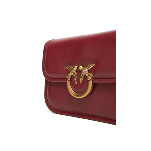 Listonoszka Pinko w stylu młodzieżowym 