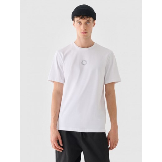 Męski t-shirt z nadrukiem Outhorn OTHWAW24TTSHM2435 - biały ze sklepu Sportstylestory.com w kategorii T-shirty męskie - zdjęcie 184051983
