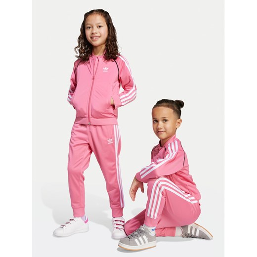 adidas Dres adicolor SST JY1142 Różowy Regular Fit ze sklepu MODIVO w kategorii Komplety dziewczęce - zdjęcie 184058150