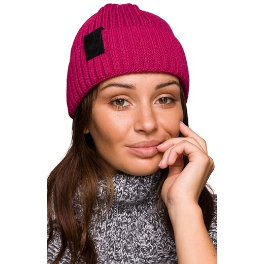 BK059 czapka z naszywką, Kolor fuksja, Rozmiar uniwersalny, BE Knit ze sklepu Primodo w kategorii Czapki zimowe damskie - zdjęcie 184061561