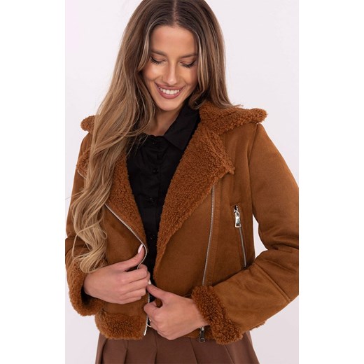 Krótka kurtka z kożuchem MI-KR-21848.71, Kolor jasny brąz, Rozmiar S, ITALY MODA ze sklepu Primodo w kategorii Kurtki damskie - zdjęcie 184069280