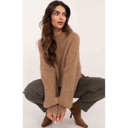 Sweter damski oversize camelowy TW-SW-BI-3565.69, Kolor camel, Rozmiar uniwersalny, OCH BELLA ze sklepu Primodo w kategorii Swetry damskie - zdjęcie 184069654