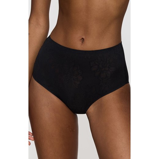 Triumph Fit Smart Maxi EX bezszwowe figi maxi z wysokim stanem czarne 10202477, Kolor czarny, Rozmiar L, Triumph ze sklepu Primodo w kategorii Majtki damskie - zdjęcie 184093612