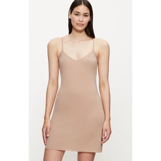 Triumph sukienka na ramiączkach Body Make-Up Dress 10216518-6106, Kolor beżowy, Rozmiar L, Triumph ze sklepu Primodo w kategorii Koszule nocne - zdjęcie 184094220