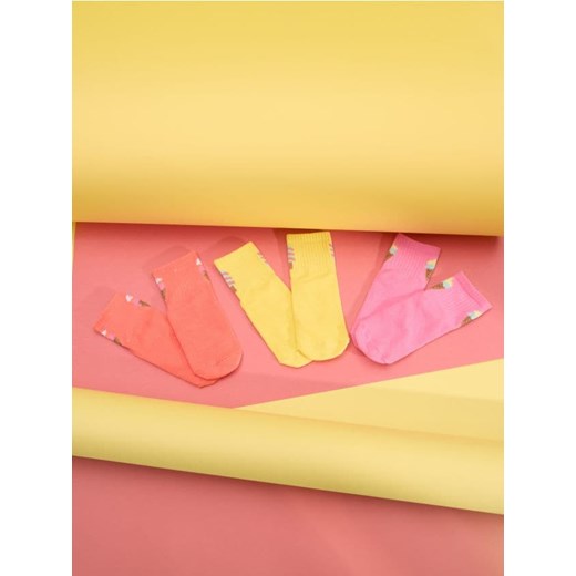Sinsay - Skarpetki 3 pack - wielobarwny ze sklepu Sinsay w kategorii Skarpetki dziecięce - zdjęcie 184100562