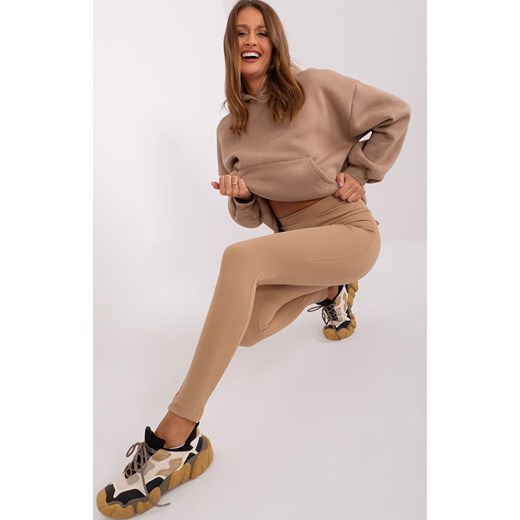 Prążkowane legginsy damskie camelowe EM-LG-780.11, Kolor camel, Rozmiar uniwersalny, FactoryPrice ze sklepu Intymna w kategorii Spodnie damskie - zdjęcie 184123201