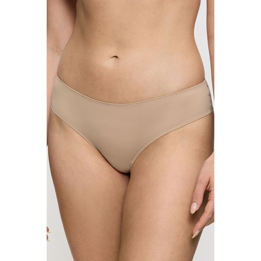 Triumph Lovely Micro Brazilian stringi 10182554, Kolor beżowy, Rozmiar L, Triumph ze sklepu Intymna w kategorii Majtki damskie - zdjęcie 184150870