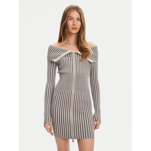 Guess Sukienka dzianinowa W5YK28 Z30I2 Szary Slim Fit ze sklepu MODIVO w kategorii Sukienki - zdjęcie 184155441