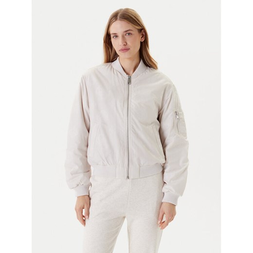 Guess Kurtka bomber W5YL08 WHDK2 Écru Regular Fit ze sklepu MODIVO w kategorii Kurtki męskie - zdjęcie 184155494