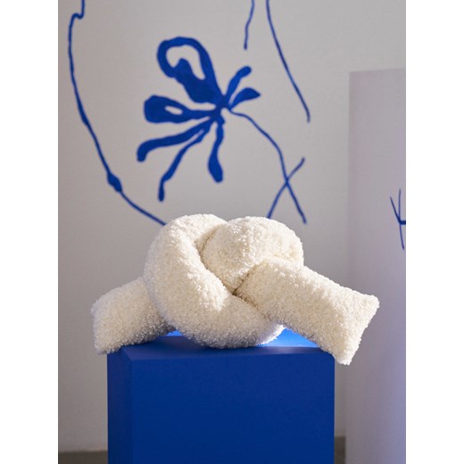 Sinsay - Poduszka dekoracyjna supeł - kremowy Sinsay One Size Sinsay