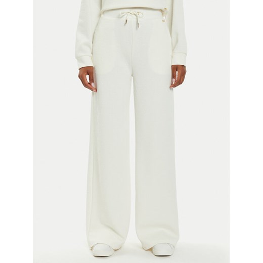 Guess Spodnie palazzo Peony V4BB02 KCHR2 Biały Relaxed Fit ze sklepu MODIVO w kategorii Spodnie damskie - zdjęcie 184158530