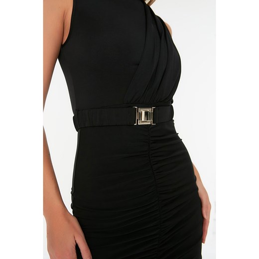 Sukienka Trendyol bez rękawów czarna midi 