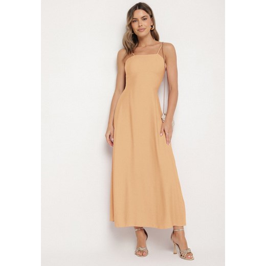 Beżowa Rozkloszowana Sukienka z Wiskozą Meravela M born2be.pl