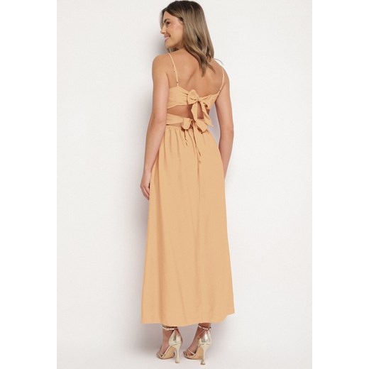 Beżowa Rozkloszowana Sukienka z Wiskozą Meravela M born2be.pl