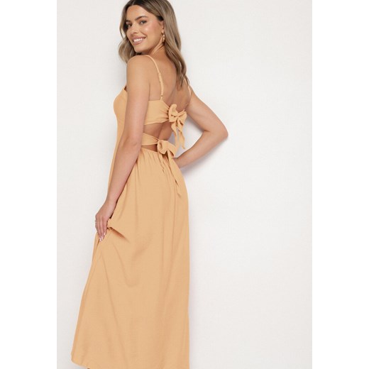 Beżowa Rozkloszowana Sukienka z Wiskozą Meravela S born2be.pl