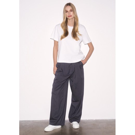 Koszulka heavy cotton o swobodnym kroju ze sklepu Diverse w kategorii Bluzki damskie - zdjęcie 184175340